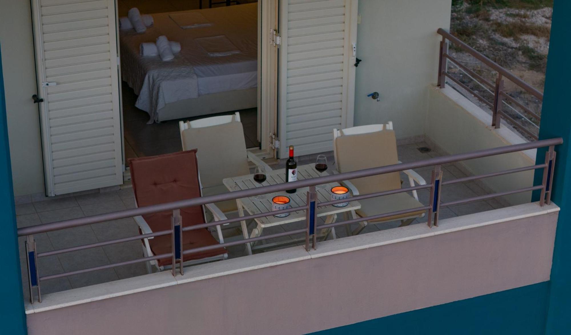 Aparthotel Sun George à Foinikounda Extérieur photo