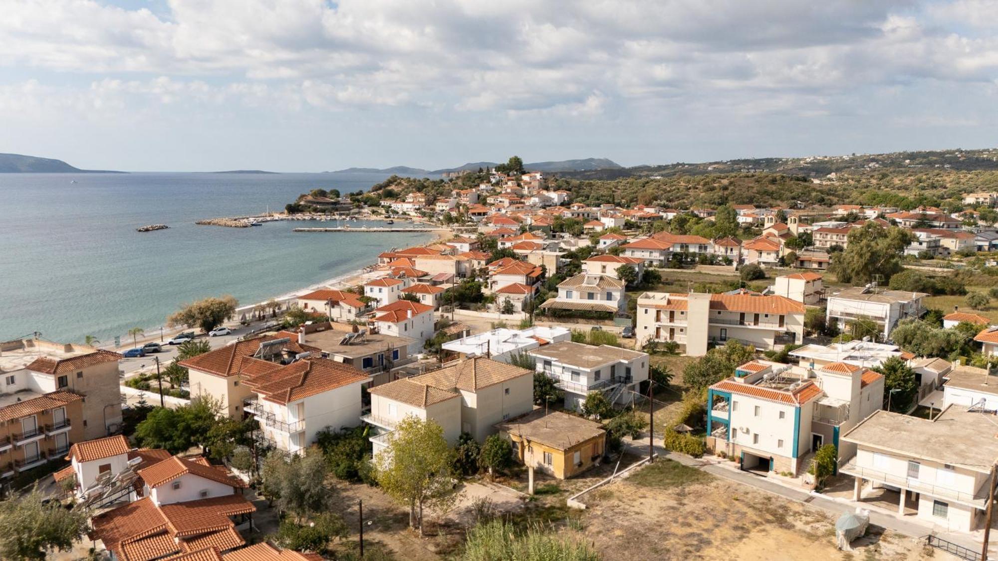 Aparthotel Sun George à Foinikounda Extérieur photo