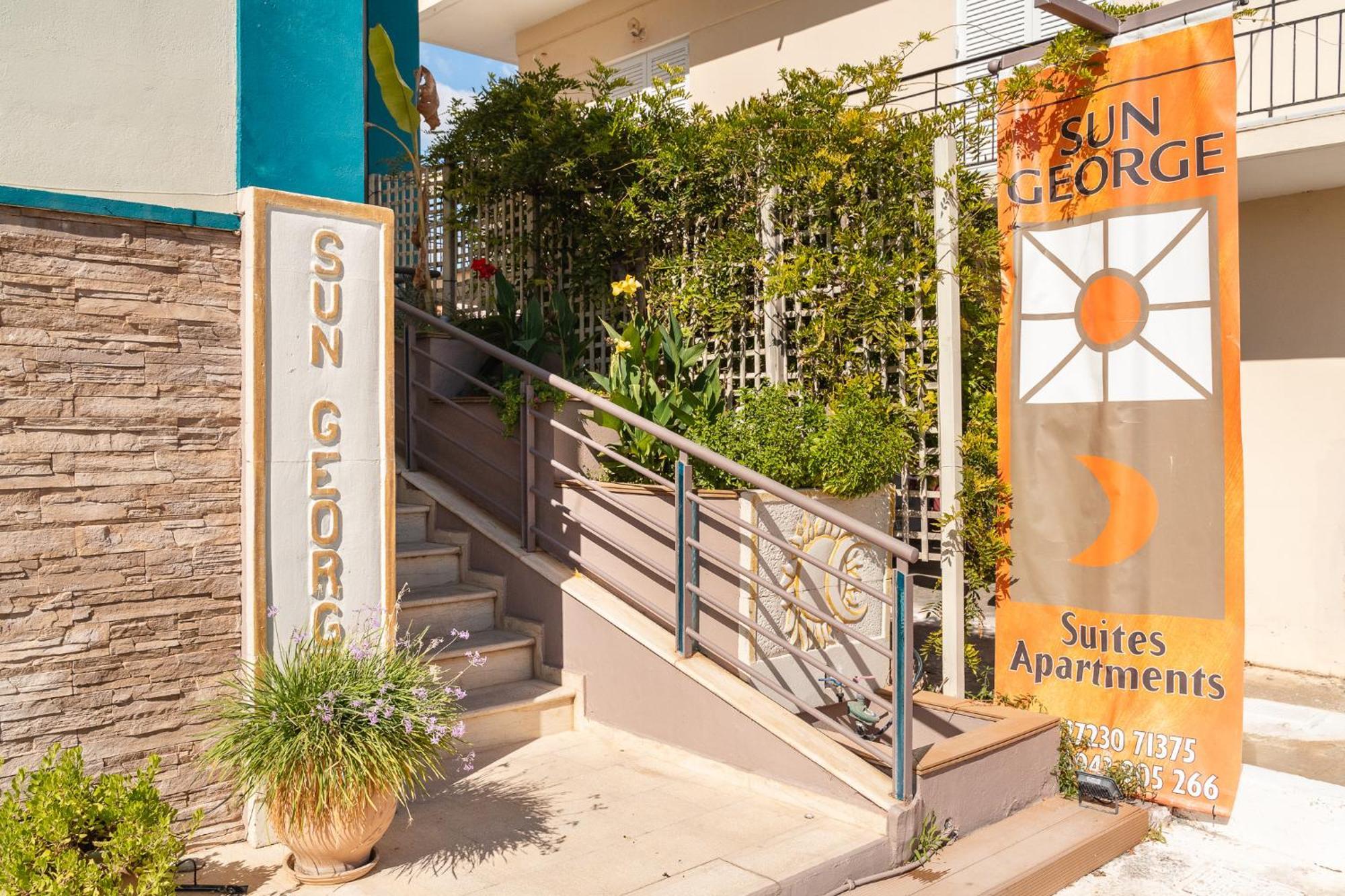Aparthotel Sun George à Foinikounda Extérieur photo