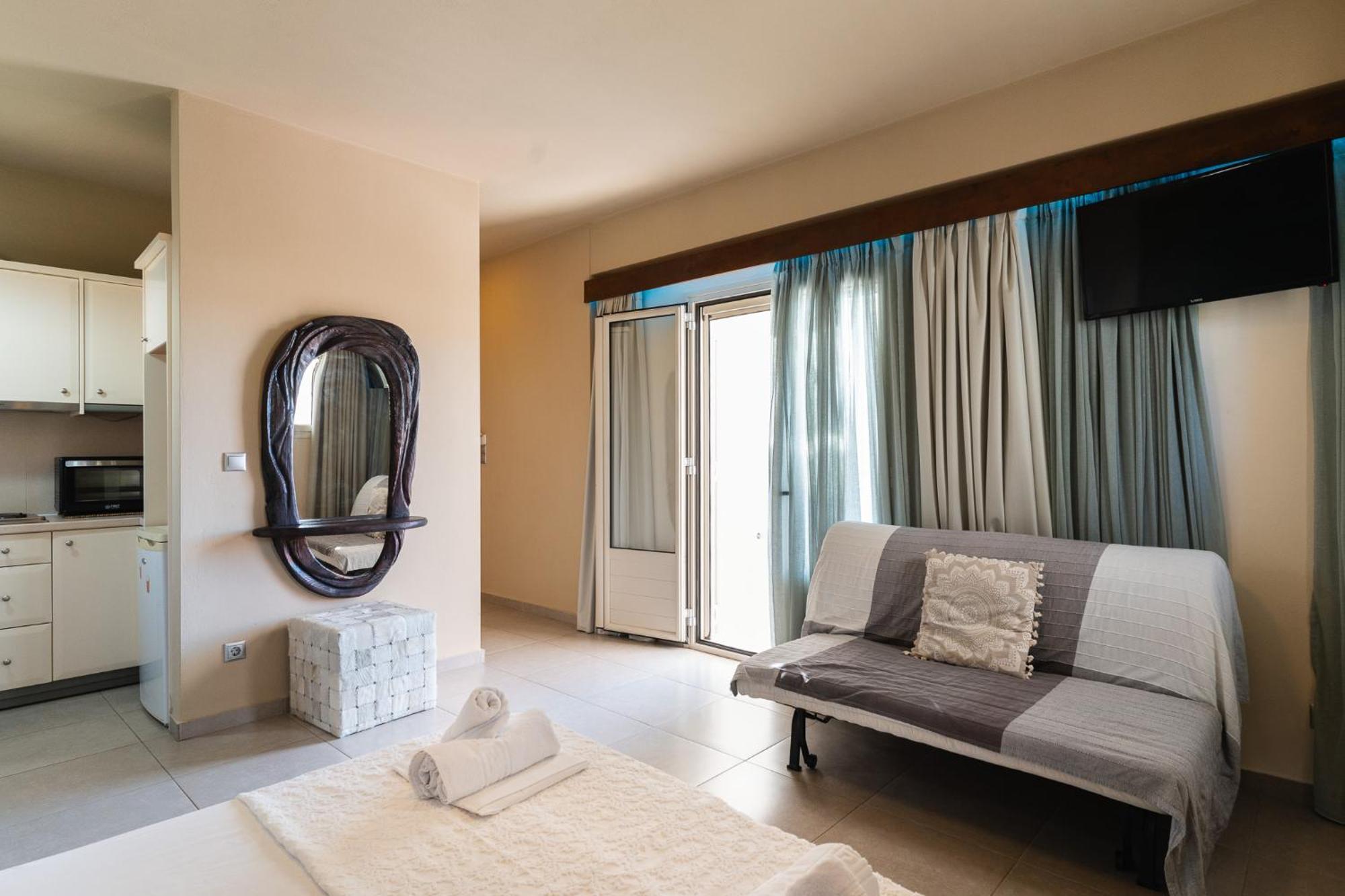 Aparthotel Sun George à Foinikounda Extérieur photo