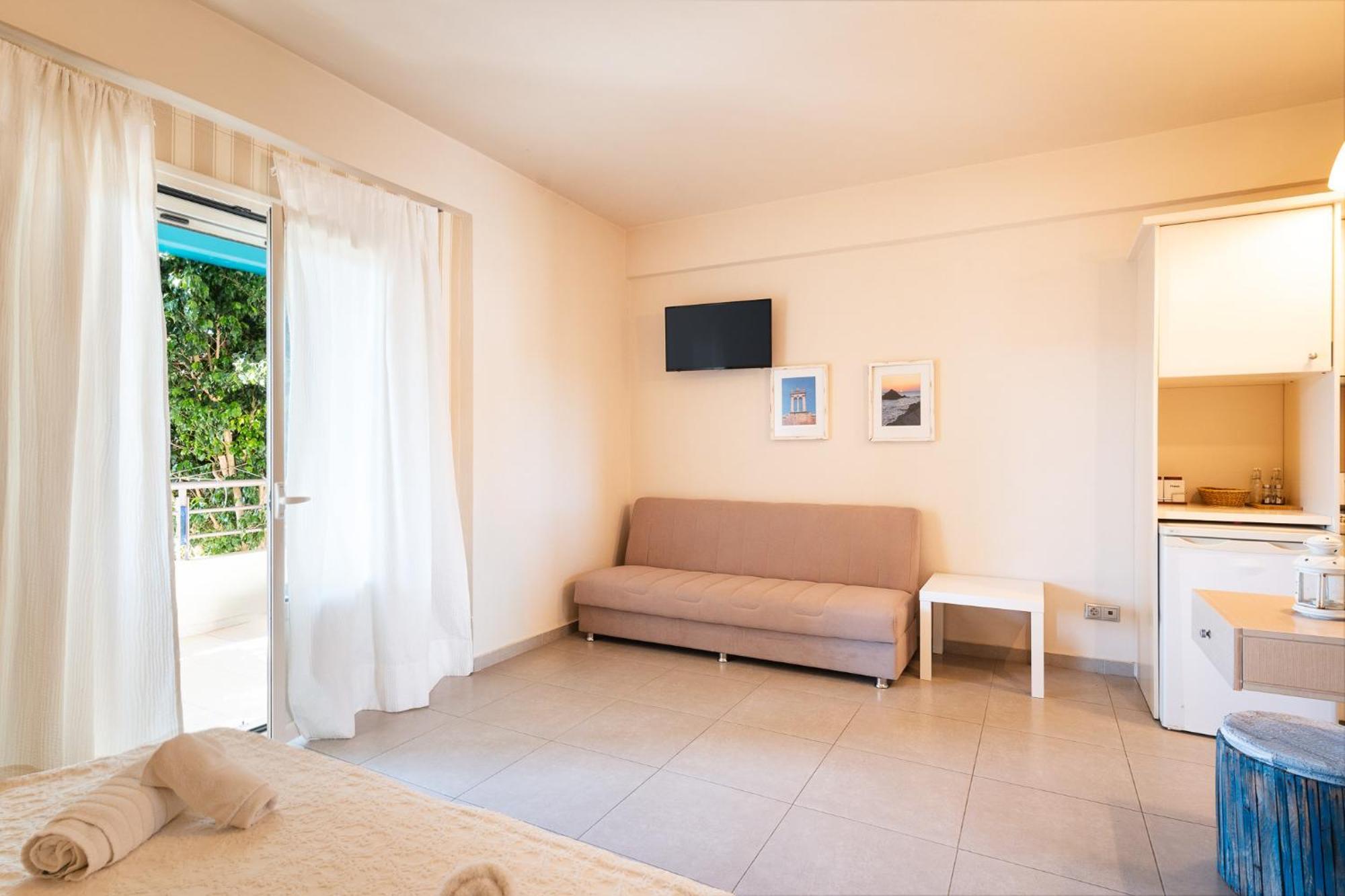 Aparthotel Sun George à Foinikounda Extérieur photo